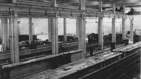Reparto produttivo storico con pilastri e piste di produzione